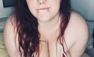 Curvy-Queen