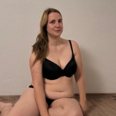 Hot-Lia69