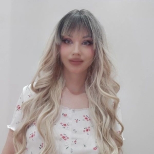 ChloeKiss