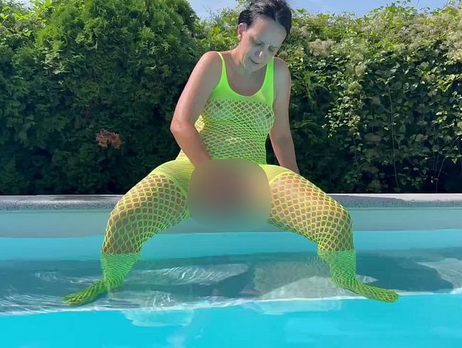 Am Pool mit meinem Lieblings dil*o