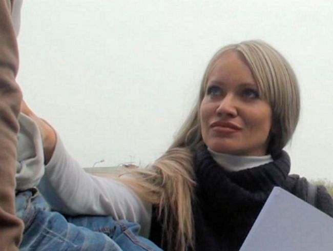 Studenten vor der UNI abgeschleppt!