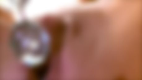 Bella´s musc** tropft vor Geilheit!