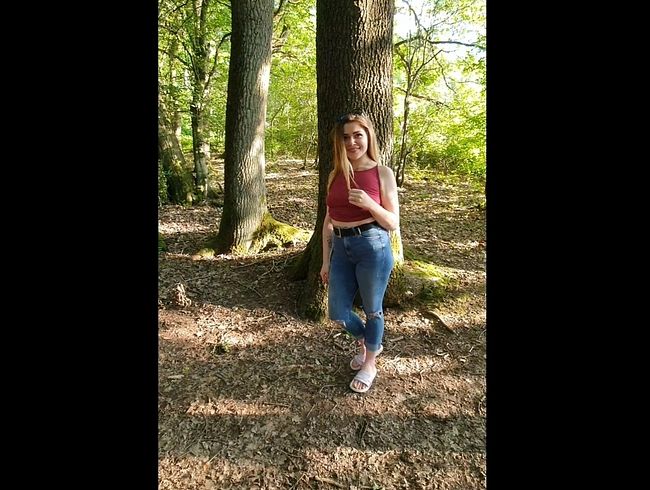 Unglaublicher Outdoor bl*wjob - es war sooo heiß!!!!