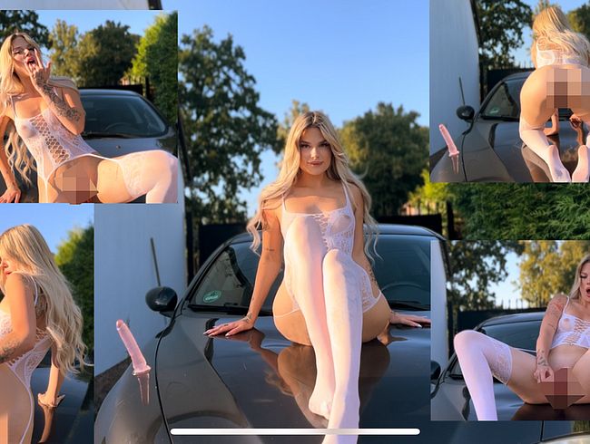 Car Action mit Bunny !!!!! Squirt + heiße dil*o Show auf der Motorhaube !!!