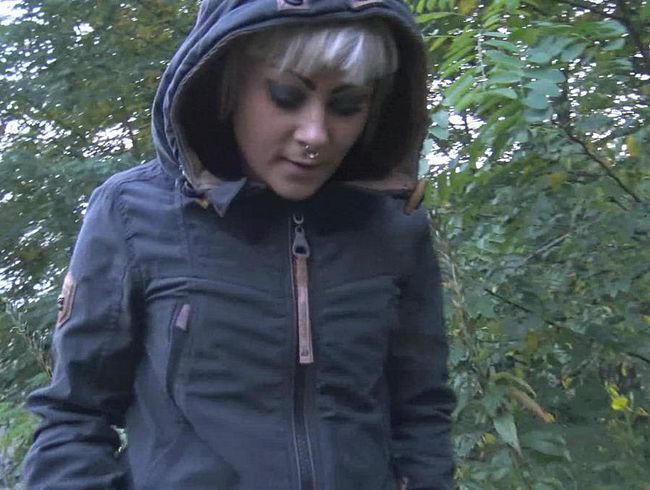 Vor die Gleise gepi**t