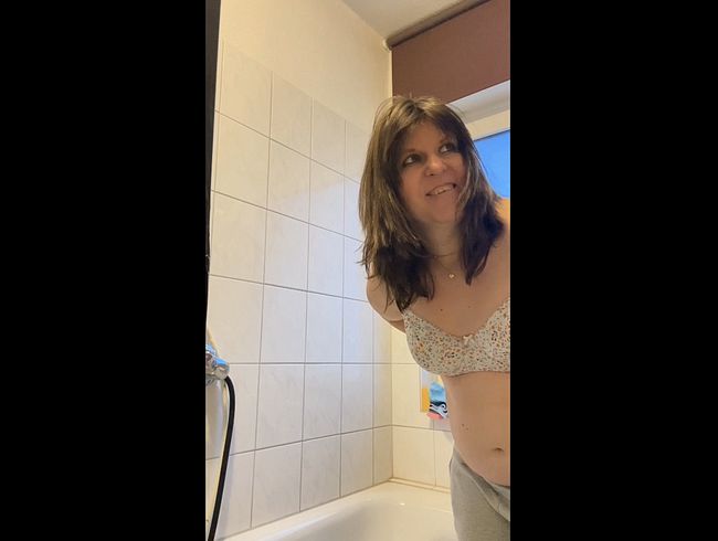 Wurde gefi**t im Bad