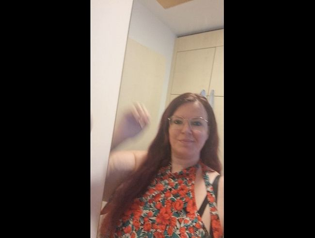 Kleiner Einblick auf meine geilen dicken ti*ten