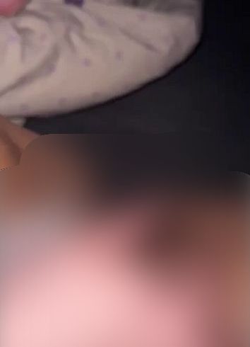 Ich fin**re mich und stöhne dabei laut