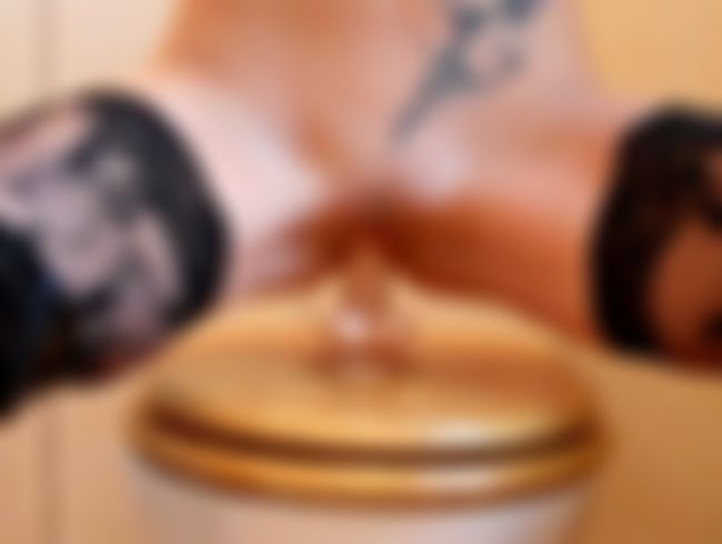 Auf dem Klo mit dem Saugnapfdil*o