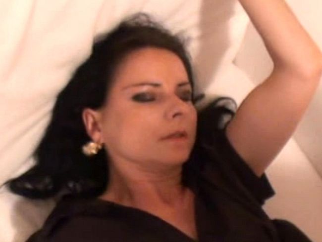 Von Zuhälter eingeritten und auf den Strich geschickt!!