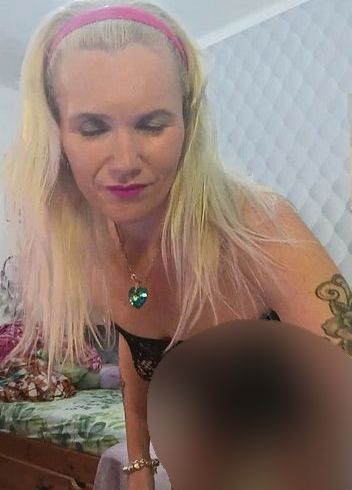 Tanzen im Nylon - Overall ( Pu**y und ars** Frei )