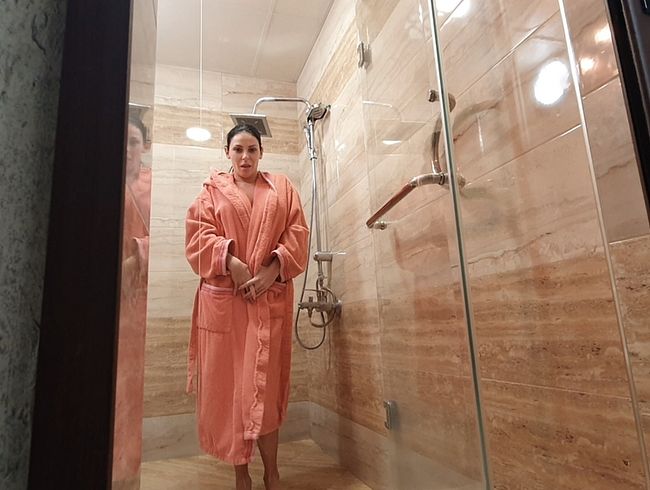 Lass uns mit der Dusche spielen