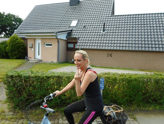 der geile fi** in der gartenaube