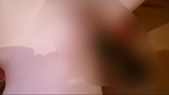 Ich bes**ge es mir mit einem schwarzem dil*o schöne geile Nahaufnahme