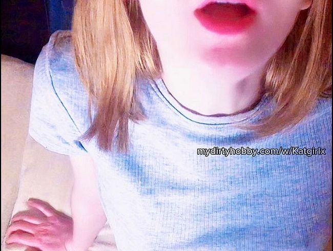 Blondes mäd**en im Minirock wird gefi**t