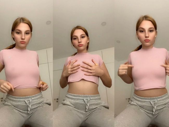 Ich reite mit meiner engen Teenie Pu**y einen RIESENdil*o für dich