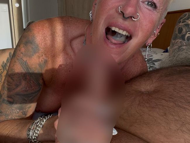 Ich liebe es sper*A zu schl**ken ……..