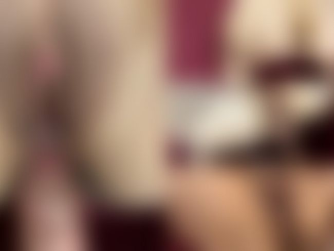 Ich werde in allen Positionen durchgefi**t, von hinten, von der Seite und von vorne bis zum cream**e