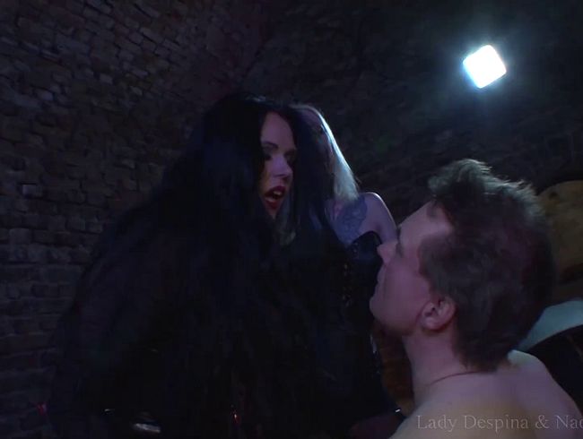 Ohrfeigen bis ihm die Ohren klingen