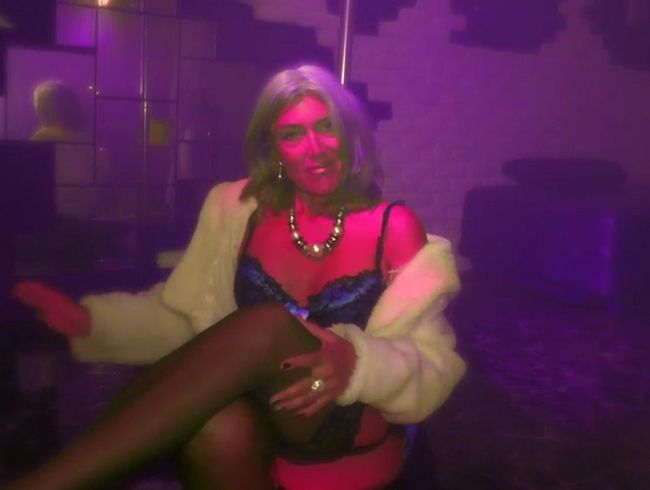 Liebst du Corsagen mit str*psen?