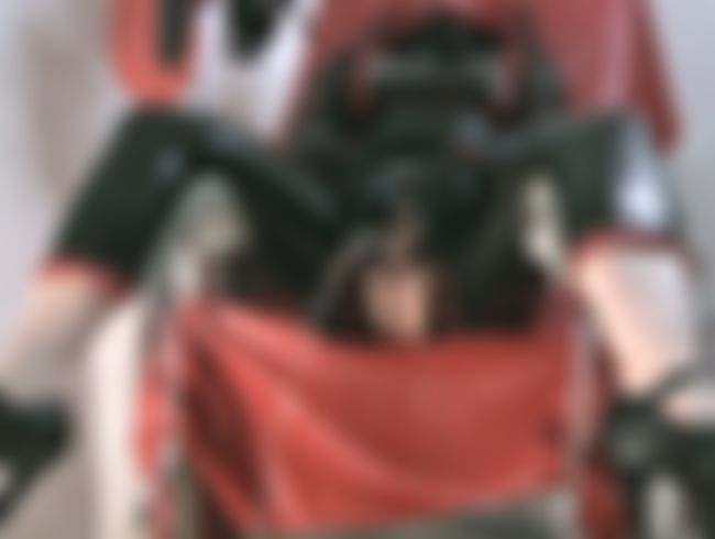 +++  pi**en auf dem Gynstuhl +++