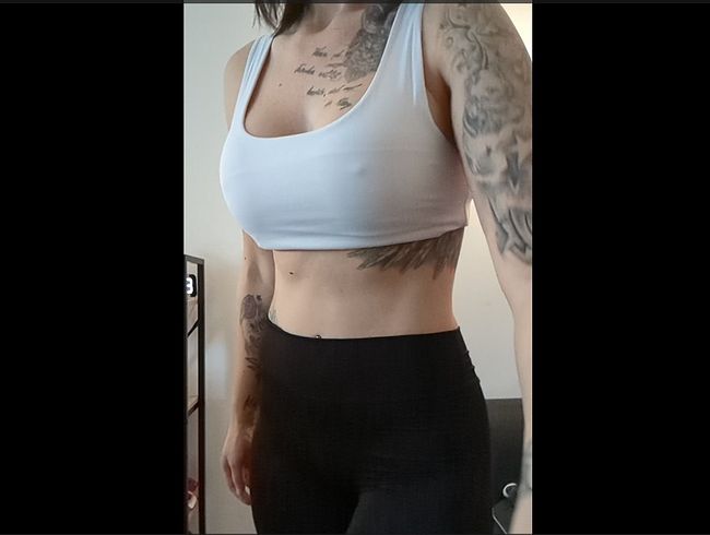 Ich befriedige mich in meiner Lieblings Leggings und präsenti*re sie dir heiß!