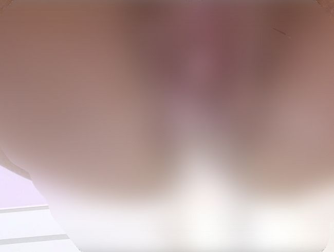 Ich bin so geil und fi**e den dil*o am Schrank