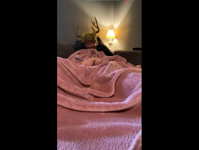 Lola lässt sich von der fi**maschine geil zum Orgasmus stoßen