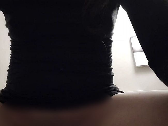 Kleiner Qucki im Bett mit ECHTEM ORGASMUS