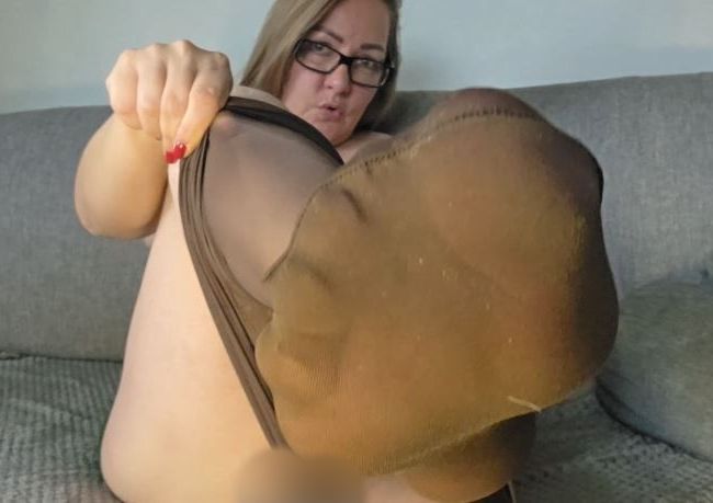 Nylon & Natur: Der scharfe 'Anzieh'-Strip