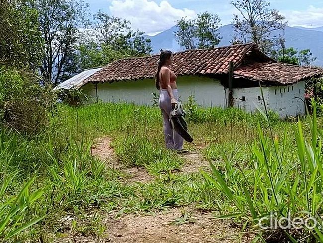 fi**t beide lö**er in einem verlassenen Haus