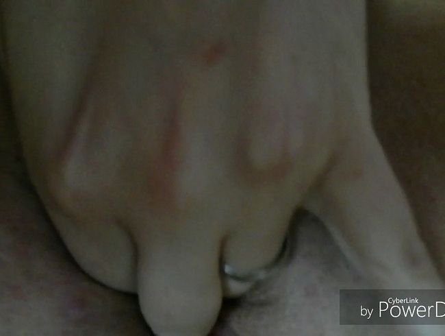 gierig schmatzende musc** ;)