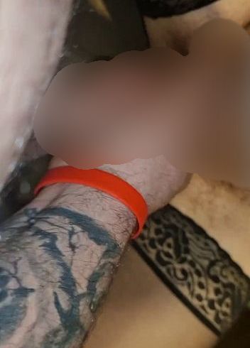 In der Umkleide auf den Busch gew*xxt