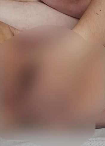 Unrasierte Pu**y braucht es dringend - vi*rator verschafft Entspannung