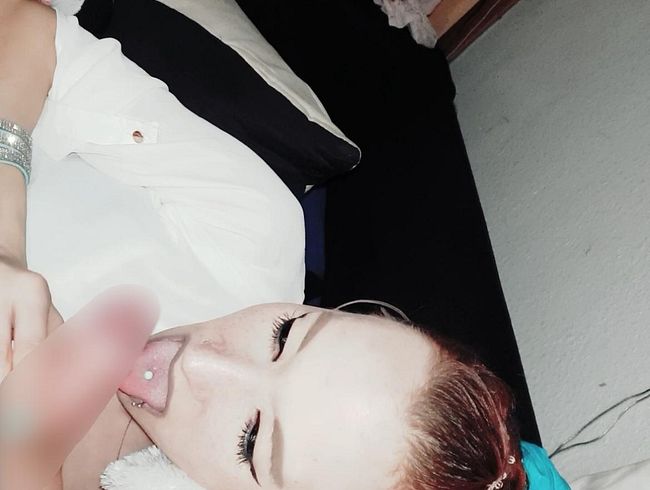 Mit der Zunge verwöhnt und gebla*en ...