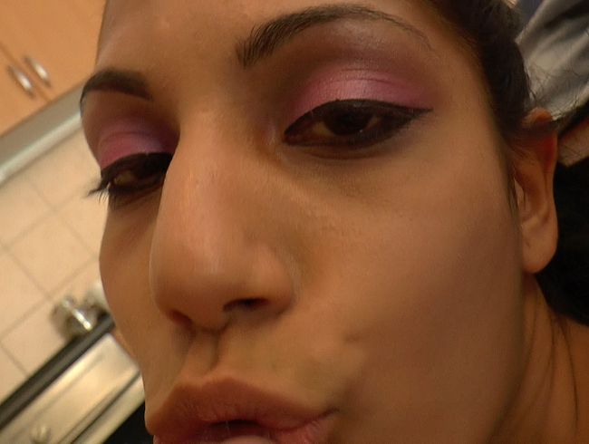 dicke Fleischwurst abgefrühstückt