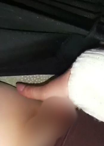 Wie kann man so sabbern?! Dauergeiles fö**chen bespielen und den Hirnfi** wortlos kicken lassen! (ohne Ton)