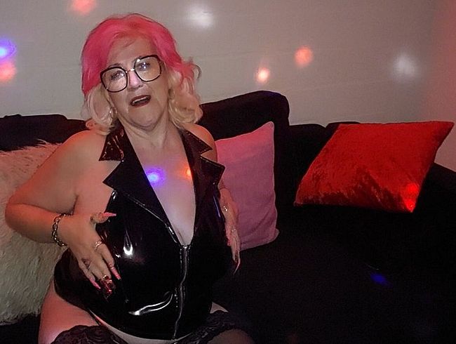 Geile Lack Lady Vicky in der Bar