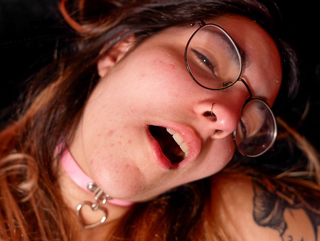 Meine Freundinnen lauschten wie ich mehrmals zum Orgasmus komme