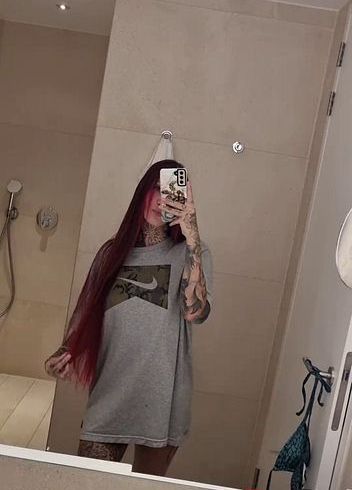 Schwarzer String und geiler ars**