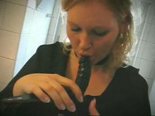 Angekettet & Geknebelt...