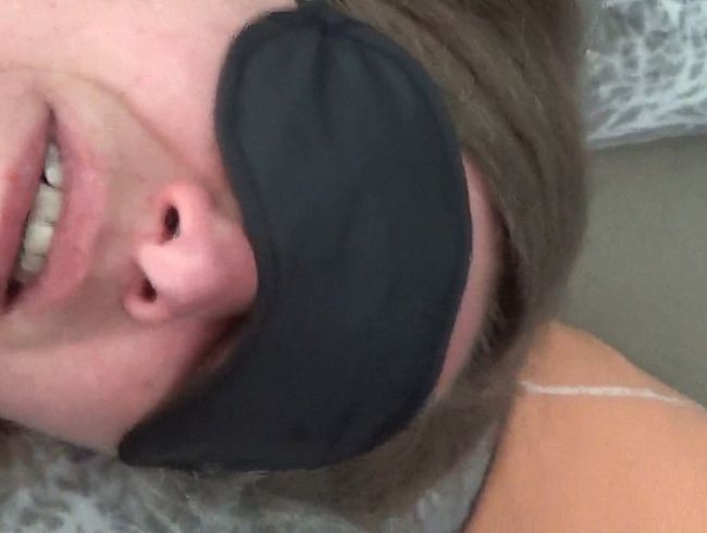 Mit Augenbinde schw**z bekommen