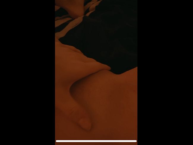 s*xyCeline macht es sich selbst