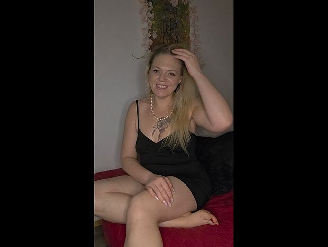 Wie stelle ich mich an bei meinem 1x foot**b?? Ich verwöhne deinen schw**z mit meinen Füßen!!