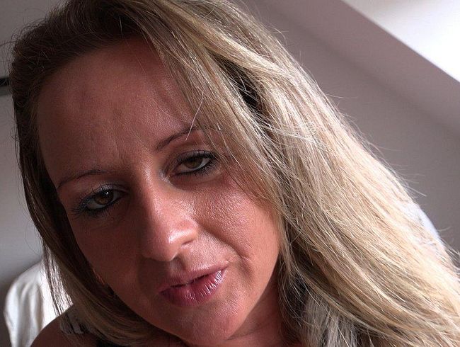 ein geiler schw**z muß doch gebla*en werden