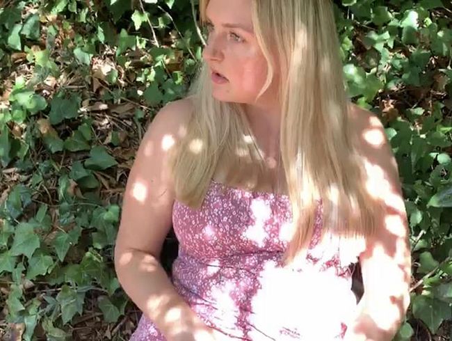 Selbstbefrie***ng im Park :)