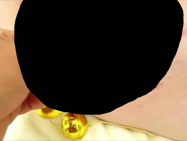 DREI KUGELN UND KLITORISMASSAGE !!! !!! !!!