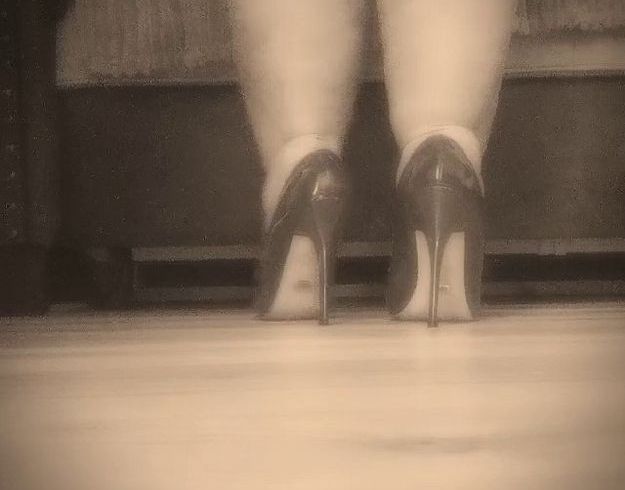 High heels...meine Leidenschaft. Komm und geniesse es!