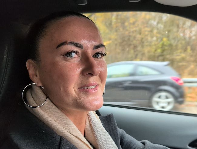 Bin ich eine Schlampe? HobbyFreier am geheimen s*xParkplatz abgebla*en