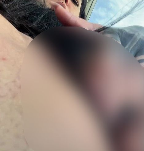 musc** zeigen im Fremden Auto. Niemand hat wusste davon